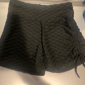 Workout scrunch shorts